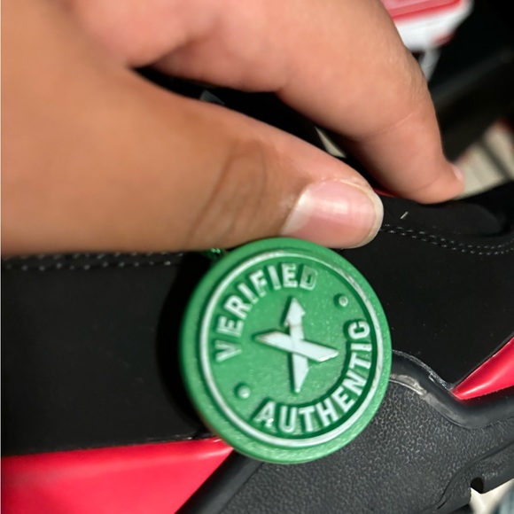 Jordan 4s red thunders - Picture 3 of 5